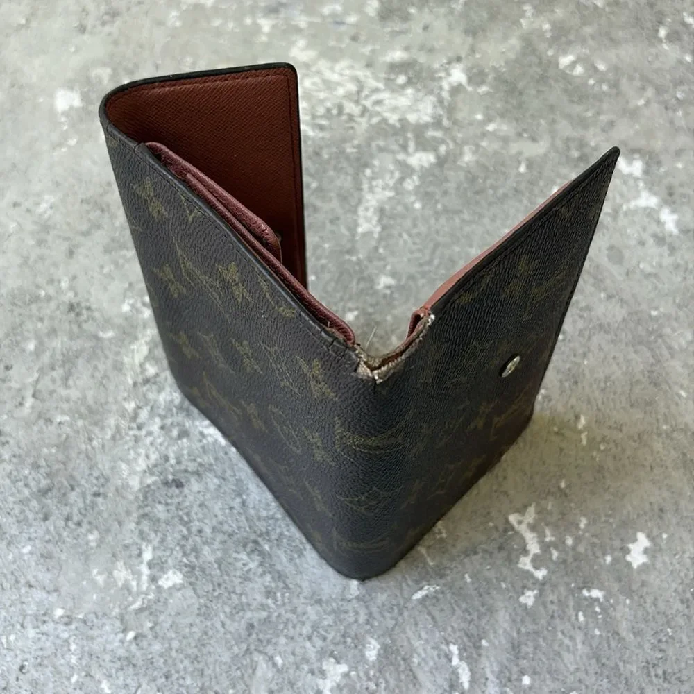 Louis Vuitton tri fold wallet - Picture 7 of 8